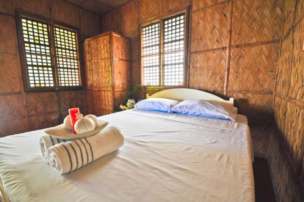 Villa De Pico Highland Beach Resort Puerto Galera Rum bild