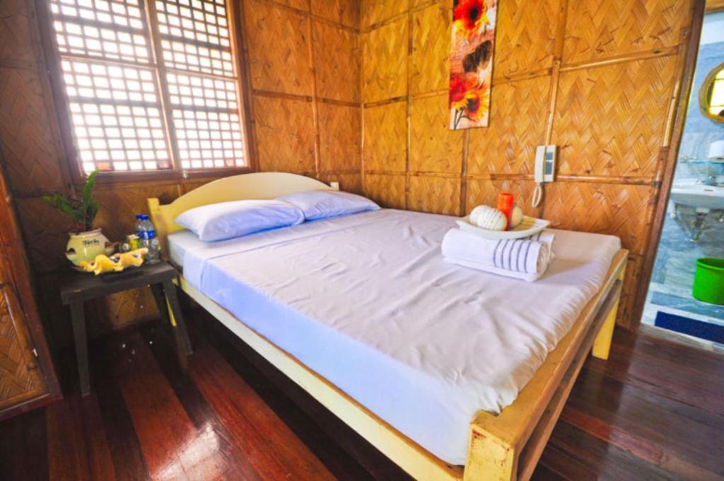 Villa De Pico Highland Beach Resort Puerto Galera Rum bild